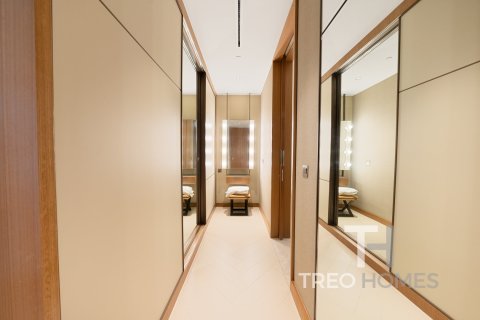 Apartment in Burj Khalifa, Dubai 2 bedrooms, 117 sq.m. № 13408 - photo 12