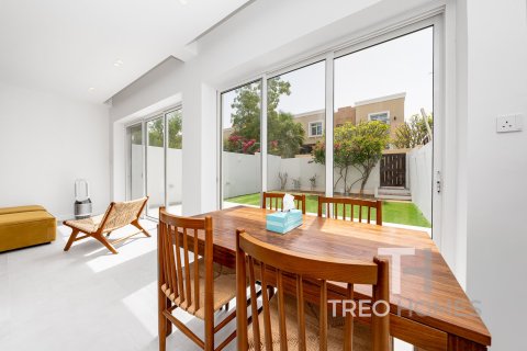 Villa in Arabian Ranches, Dubai 2 bedrooms, 165 sq.m. № 13417 - photo 6
