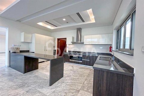Villa en Dubai, 4 dormitorios, 467.6 m², № 6996 - foto 2