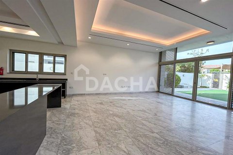 Villa en Dubai, 4 dormitorios, 467.6 m², № 6996 - foto 5