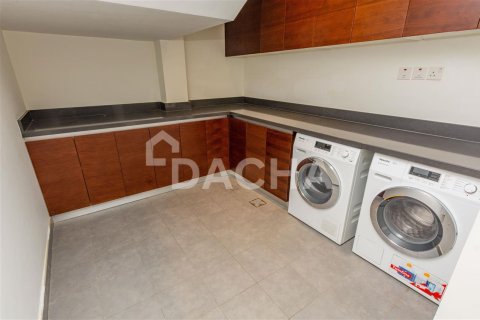 Villa en Dubai, 4 dormitorios, 464.8 m², № 7006 - foto 10