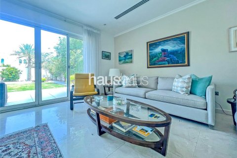 Villa à Legacy, Jumeirah Park, Dubai, 4 chambres, 367 m², № 44539 - photo 11