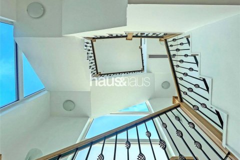 Villa en Jumeirah Park, Dubai, 4 dormitorios, 384 m², № 44534 - foto 18