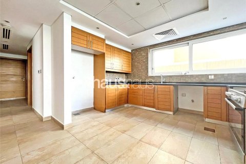 Villa en Jumeirah Park, Dubai, 4 dormitorios, 384 m², № 44534 - foto 14