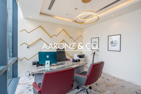 Снять в аренду офис в Даунтаун Дубай (Даунтаун Бурдж Дубай), Дубай: 329м², № 92208 - фото 10