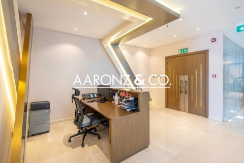 Снять в аренду офис в Даунтаун Дубай (Даунтаун Бурдж Дубай), Дубай: 329м², № 92208 - фото 4