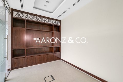 Снять в аренду офис в Даунтаун Дубай (Даунтаун Бурдж Дубай), Дубай: 591м², № 92209 - фото 21