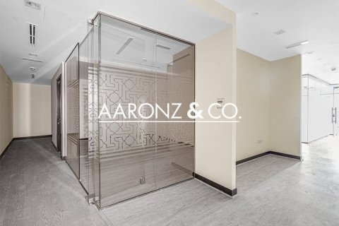 Снять в аренду офис в Даунтаун Дубай (Даунтаун Бурдж Дубай), Дубай: 591м², № 92209 - фото 14