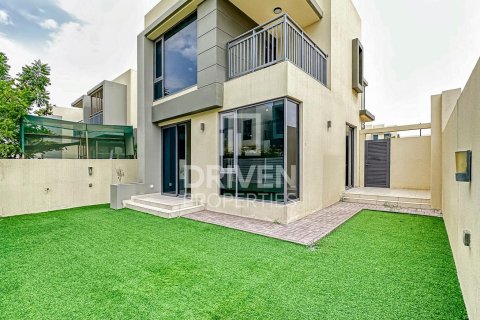 Townhouse in Maple at Dubai Hills Estate, Dubai Hills Estate, Dubai 4 bedrooms, 230 sq.m. № 19279 - photo 1