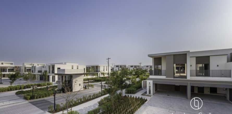 Вилла в Tilal Al Ghaf, Дубай, 4 спальни, 305м², № 84583