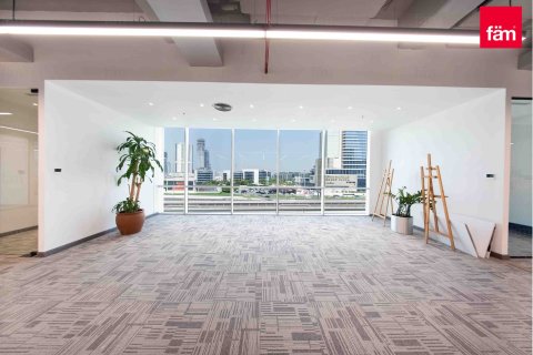 Снять в аренду офис в Sheikh Zayed Road, Дубай: 360.9м², № 55675 - фото 2