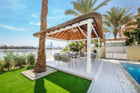 Villa en Palm Jumeirah, Dubai, 5 dormitorios, 1245.2 m², № 6854 - foto 15