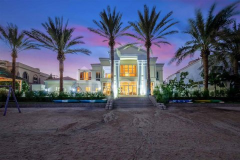 Villa en Palm Jumeirah, Dubai, 5 dormitorios, 1245.2 m², № 6854 - foto 20