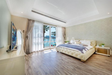 Villa en Palm Jumeirah, Dubai, 5 dormitorios, 1245.2 m², № 6854 - foto 7
