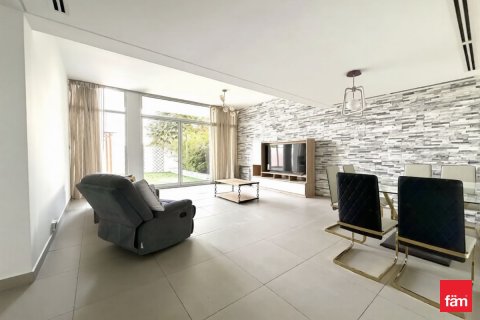 Снять в аренду таунхаус в Дубае: 3 спальни, 187.2м², № 93703 - фото 5