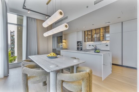 Apartment in Dubai 3 bedrooms, 198 sq.m. № 102369 - photo 14
