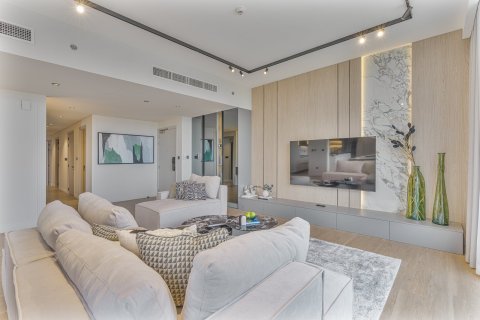 Apartment in Dubai 3 bedrooms, 198 sq.m. № 102369 - photo 15