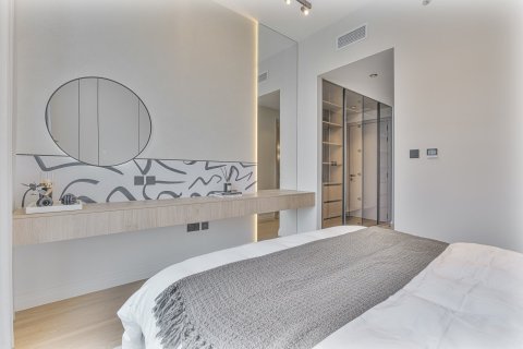 Apartment in Dubai 3 bedrooms, 198 sq.m. № 102369 - photo 7