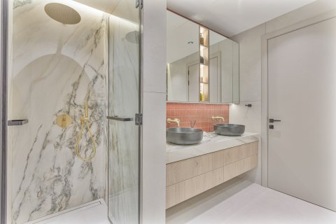 Apartment in Dubai 3 bedrooms, 198 sq.m. № 102369 - photo 5