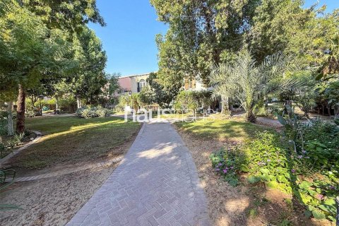 Adosado en Dubai Investment Park, Dubai, 3 dormitorios, 454 m², № 43208 - foto 3