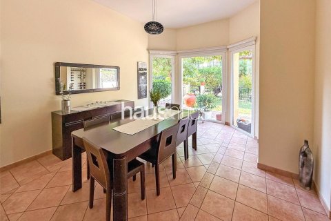 Adosado en Dubai Investment Park, Dubai, 3 dormitorios, 454 m², № 43208 - foto 16