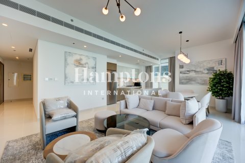 Apartment in Dubai Harbour, Dubai 2 bedrooms, 137.49644000 sq.m. № 142305 - photo 8