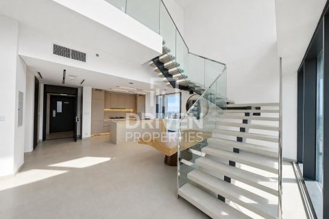 Apartment in Downtown Dubai (Downtown Burj Dubai), Dubai 2 bedrooms, 194.26 sq.m. № 142988 - photo 2