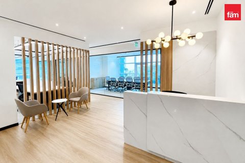 Oficina en Dubai, 228.3 m², № 124525