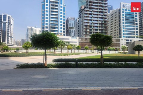 Magasin à Business Bay, Dubai, 95.6 m², № 124529 - photo 7