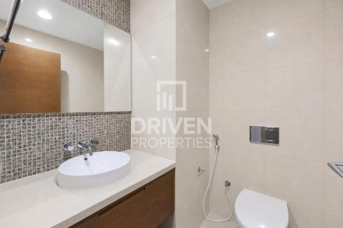 Снять в аренду квартиру в Claren Towers, Даунтаун Дубай (Даунтаун Бурдж Дубай), Дубай: 2 спальни, 116.78м², № 128621 - фото 11