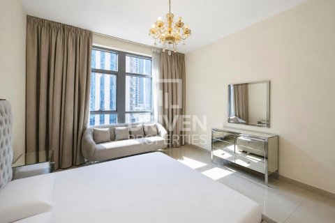 Снять в аренду квартиру в Claren Towers, Даунтаун Дубай (Даунтаун Бурдж Дубай), Дубай: 2 спальни, 116.78м², № 128621 - фото 2
