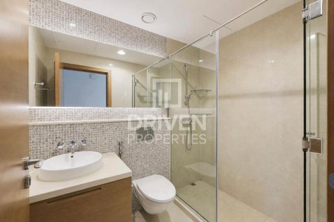 Снять в аренду квартиру в Claren Towers, Даунтаун Дубай (Даунтаун Бурдж Дубай), Дубай: 2 спальни, 116.78м², № 128621 - фото 12