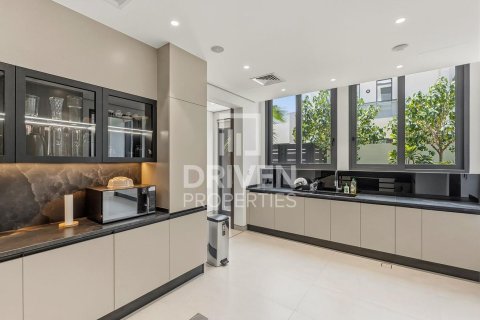 Villa à Nad Al Sheba 1, Nadd Al Sheba, Dubai, 5 chambres, 930.24 m², № 127291 - photo 12