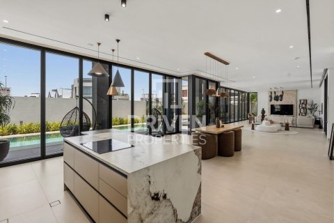 Villa à Nad Al Sheba 1, Nadd Al Sheba, Dubai, 5 chambres, 930.24 m², № 127291
