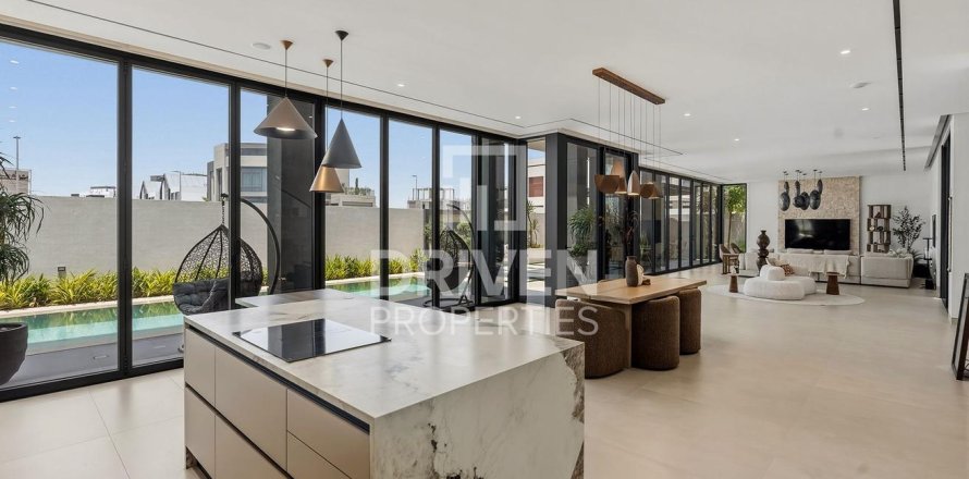 Villa à Nad Al Sheba 1, Nadd Al Sheba, Dubai, 5 chambres, 930.24 m², № 127291