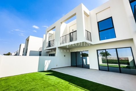 Townhouse in Sweden, The World Islands, Dubai 3 bedrooms, 173.99988676 sq.m. № 63955 - photo 22