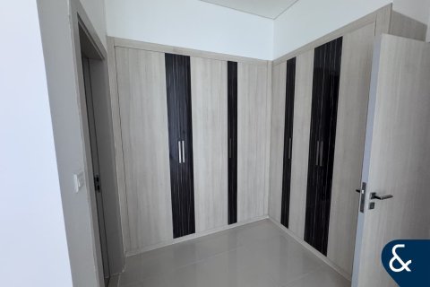 Apartment in Jumeirah Village Circle, Dubai 2 bedrooms, 2358 sq.m. № 76218 - photo 10