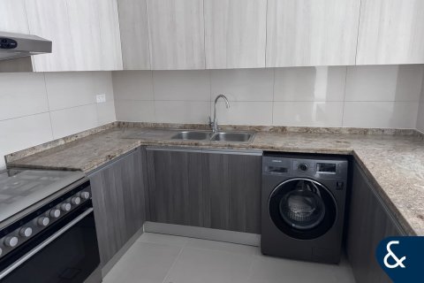 Apartment in Jumeirah Village Circle, Dubai 2 bedrooms, 2358 sq.m. № 76218 - photo 3