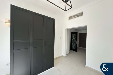 Villa in Jumeirah Islands, Dubai 4 bedrooms, 482 sq.m. № 76214 - photo 25