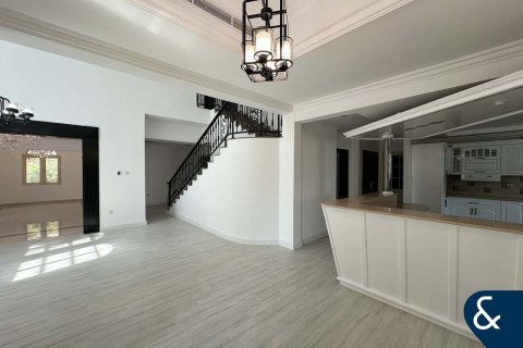 Villa in Jumeirah Islands, Dubai 4 bedrooms, 482 sq.m. № 76214 - photo 9