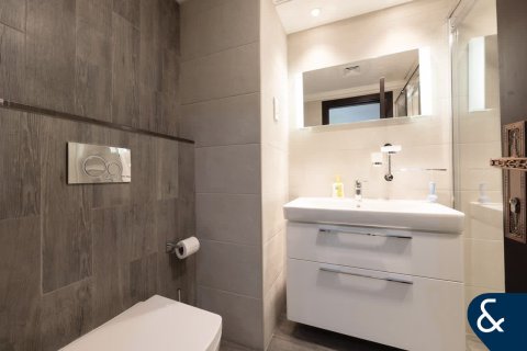 Villa in Jumeirah Islands, Dubai 4 bedrooms, 482 sq.m. № 76214 - photo 22