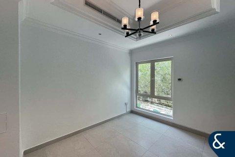 Villa in Jumeirah Islands, Dubai 4 bedrooms, 482 sq.m. № 76214 - photo 16