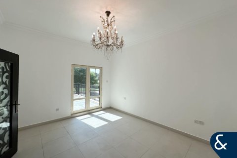 Villa in Jumeirah Islands, Dubai 4 bedrooms, 482 sq.m. № 76214 - photo 18