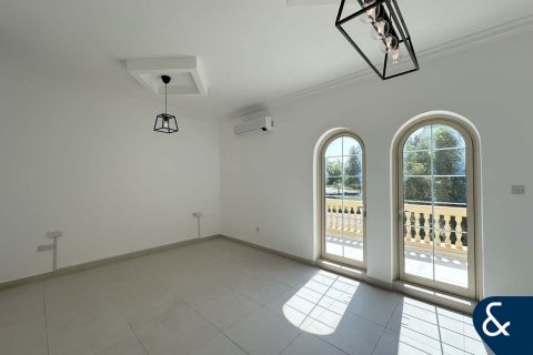 Villa in Jumeirah Islands, Dubai 4 bedrooms, 482 sq.m. № 76214 - photo 23