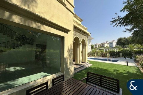 Villa in Jumeirah Islands, Dubai 4 bedrooms, 482 sq.m. № 76214 - photo 2