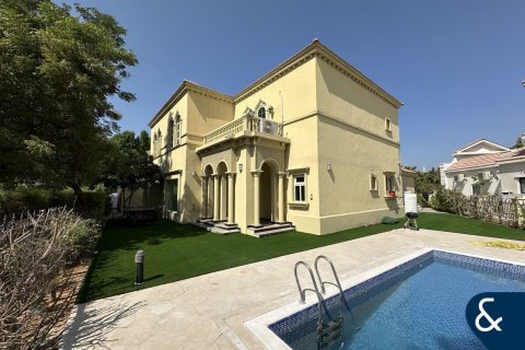 Villa in Jumeirah Islands, Dubai 4 bedrooms, 482 sq.m. № 76214 - photo 1