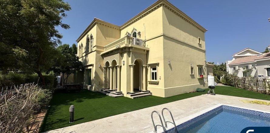 Villa in Jumeirah Islands, Dubai 4 bedrooms, 482 sq.m. № 76214