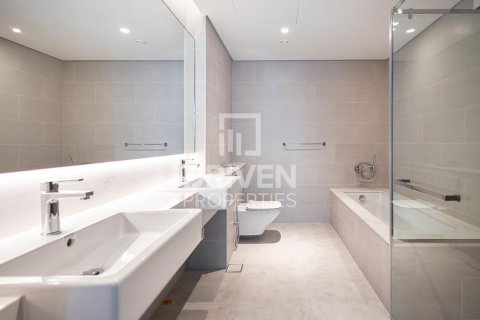 Apartment in Al Wasl, Dubai 2 bedrooms, 147.25 sq.m. № 135571 - photo 18