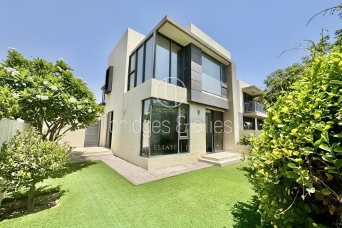 Villa in Dubai Hills Estate, Dubai 4 bedrooms, 228.7 sq.m. № 47292 - photo 2