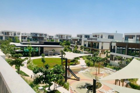 Villa en Dubai, 4 dormitorios, 316.9 m², № 47283 - foto 1